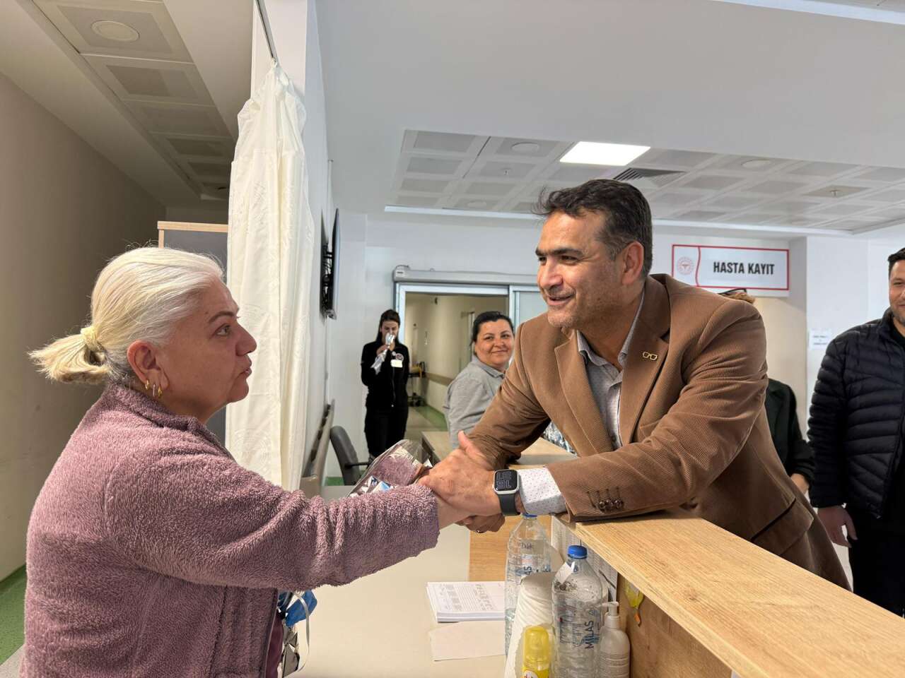 AK Parti Milas İlçe Teşkilatı’ndan 14 Mart’ta Sağlık Çalışanlarına Ziyaret 2